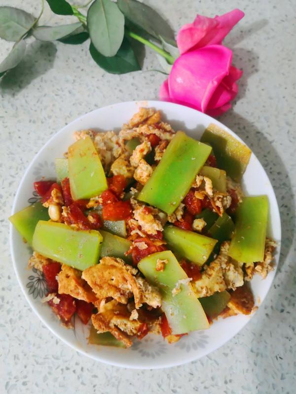 炒鵝蛋,多加這兩步,去腥提味,配上青筍一起炒,月子餐,亦美味 炒鵝蛋,多加這兩步,去腥提味,配上青筍一起炒,月子餐,亦美味