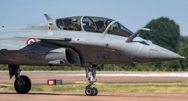 雙座戰鬥機的後艙駕駛員是上去&OpenCurlyDoubleQuote;聊天&rdquo;的麼