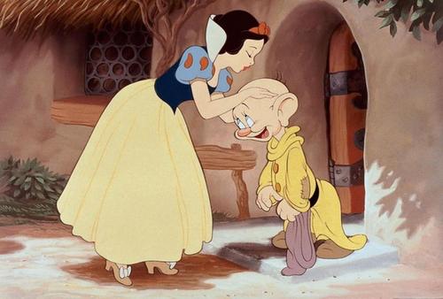 用色彩去重新審視《白雪公主和七個小矮人》,細節感人 用色彩去重新審視《白雪公主和七個小矮人》,細節感人