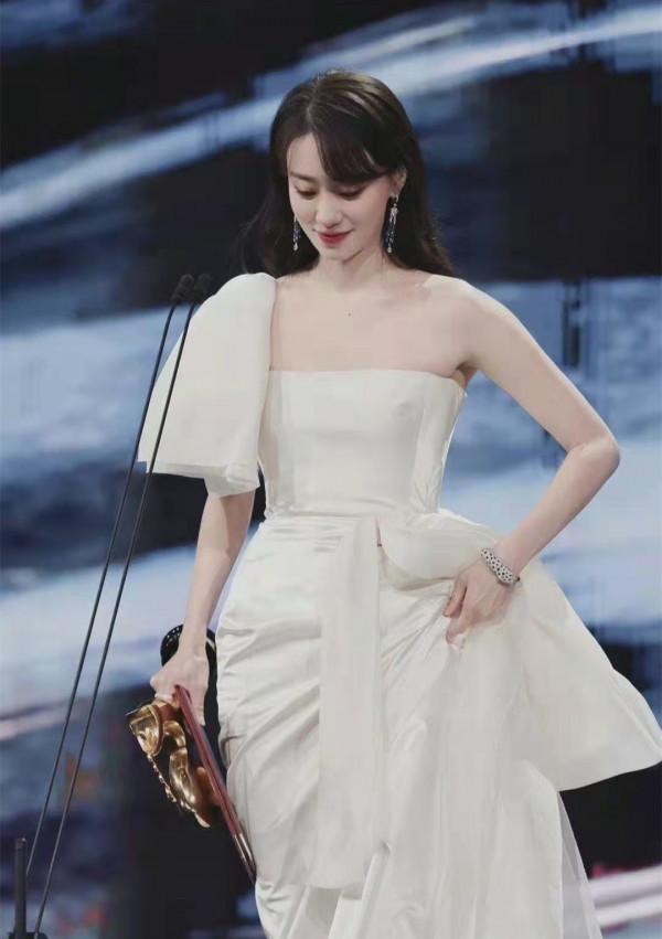 一陣不見判若兩人，臉卻還是那張臉！紅氣養人這門玄學，不得不信