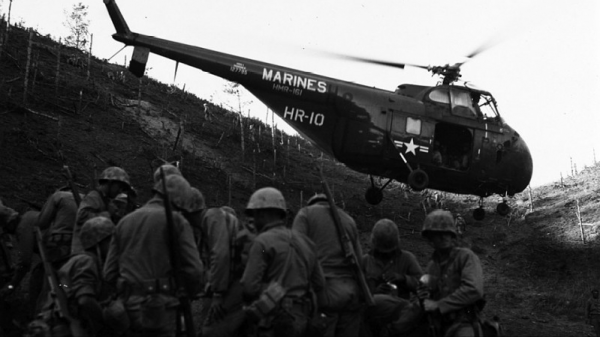 一位老農去北京，在博物館裡蹲地大哭：這是我的！真實身份暴露