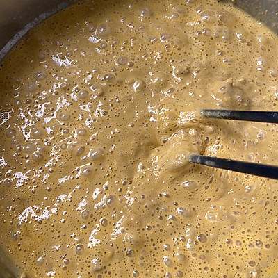 小年夜&mdash;炸酥肉一上桌，老人寶寶全都笑