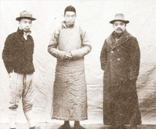 國軍上將起義，建國後不願出來當官，靠養百餘隻雞自食其力