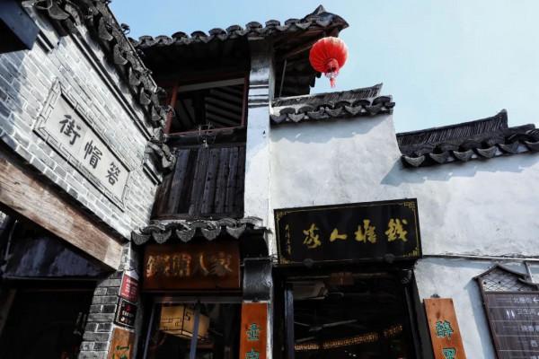 四川朋友看到哭了，這一桌菜沒一個辣的！江浙網友：講究一個鮮字