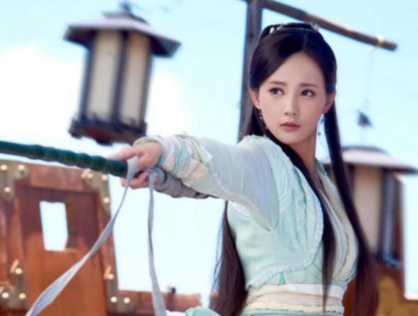 打狗棒法乃丐幫絕學,從不外傳,卻落入3人之手:一俊一醜一瘋子 打狗棒法乃丐幫絕學,從不外傳,卻落入3人之手:一俊一醜一瘋子