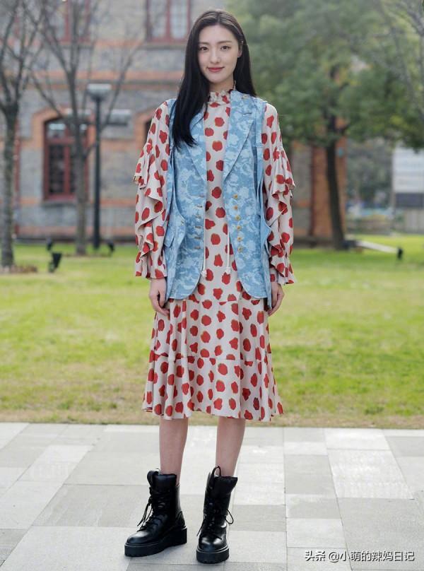 穿連衣裙時，“選對鞋子”才最重要！尤其這4雙，時髦顯高有氣場