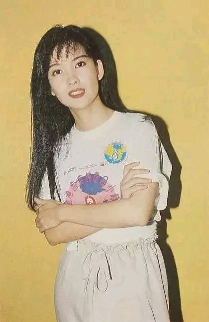 一組周慧敏的老照片曝光，一定有你沒見過的