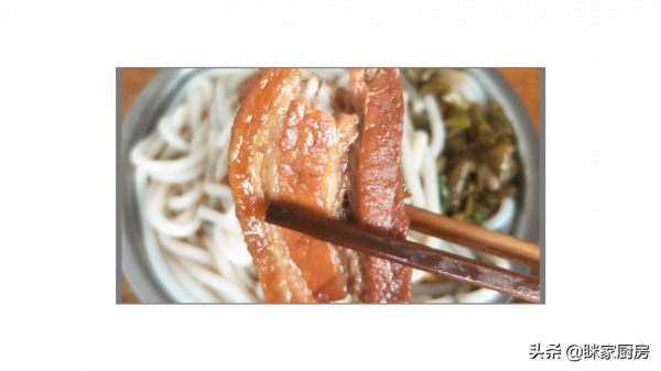 廣西鄉鎮扣肉粉，12塊錢一碗，日賣100碗扣肉粉，每天賺500元以上