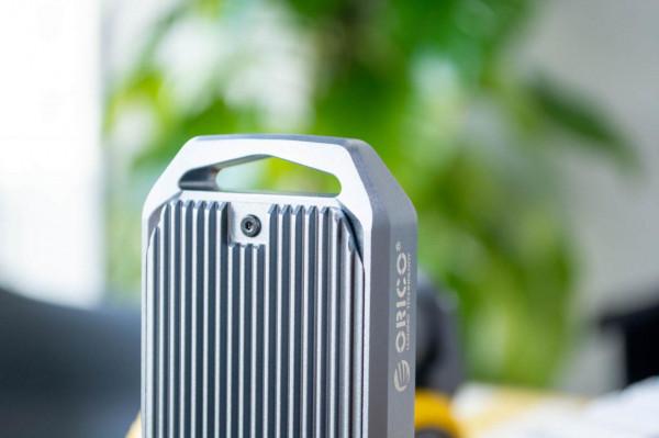 不買可惜了！這款USB4雷電3硬碟盒搭配M1的MacBook太香了