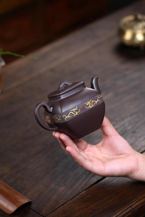 「隱廬套組」泥料：家藏原礦稀有紫血檀.280cc作者：楊衛剛