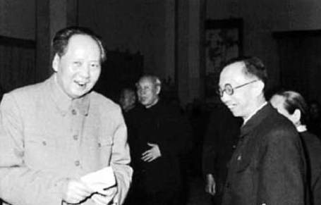 62年毛澤東宴請賓客，開席前故作神秘：有位客人是你們的頂頭上司