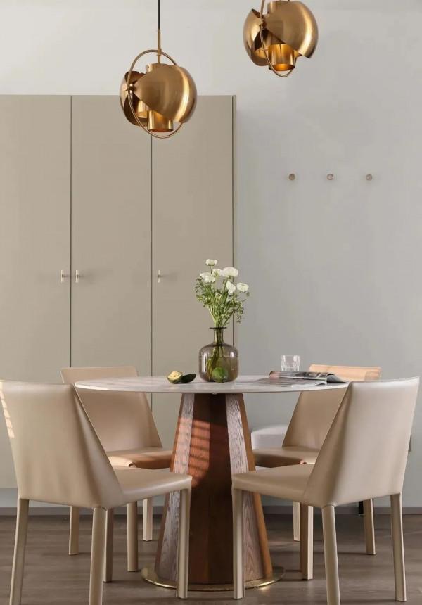 餐桌也有講究?圓桌更符合中國人傳統理念,講究圓滿,團圓氛圍 餐桌也有講究?圓桌更符合中國人傳統理念,講究圓滿,團圓氛圍