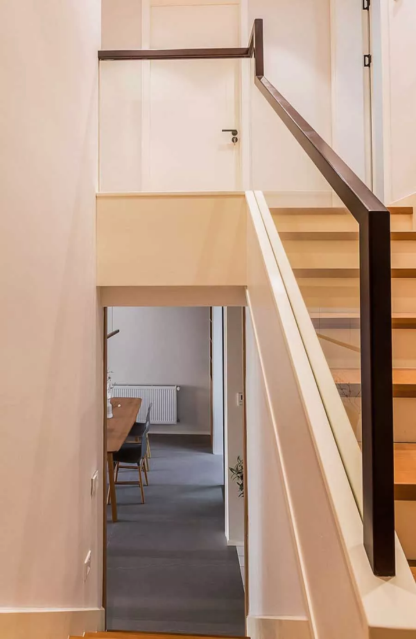 醫生真會玩！130㎡現代複式樓，功能多達9種的書房，不想出門了