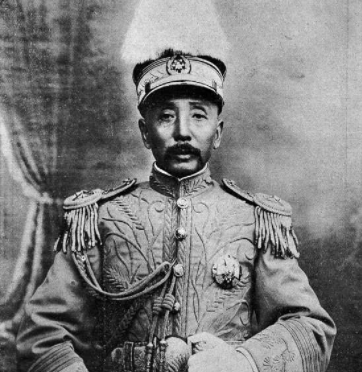 1990年張學良恢復自由,記者問他最佩服誰,他不假思索說出3個人 1990年張學良恢復自由,記者問他最佩服誰,他不假思索說出3個人