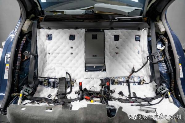 「典藏座駕」整備一臺經典的寶馬E66,於所到之處書寫下闊瀾人生 「典藏座駕」整備一臺經典的寶馬E66,於所到之處書寫下闊瀾人生