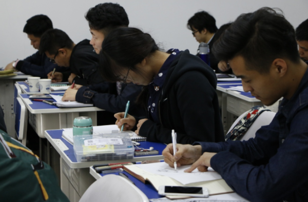 網友為藝考生打抱不平：藝考生不是走捷徑，背後的辛苦無人知曉