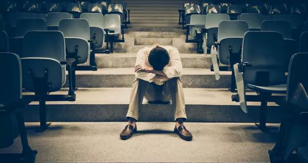 薇婭的13億罰款，道盡了我們的悲涼。如今我們努力真的還有意義嗎