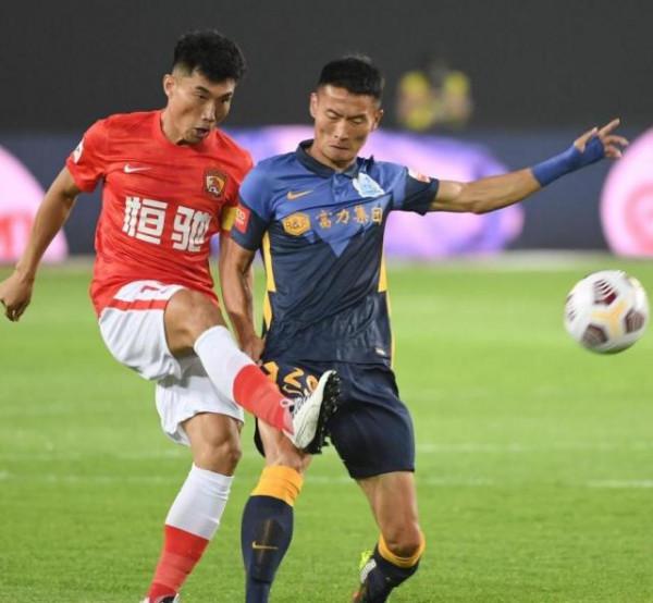 曝廣東某中超隊欠薪3個月!球員已可自由走人,名記:可排除深圳 曝廣東某中超隊欠薪3個月!球員已可自由走人,名記:可排除深圳