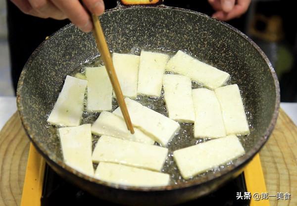 一塊豆腐，兩個雞蛋，廚師長教你做蛋塌豆腐，外焦裡嫩，營養豐富