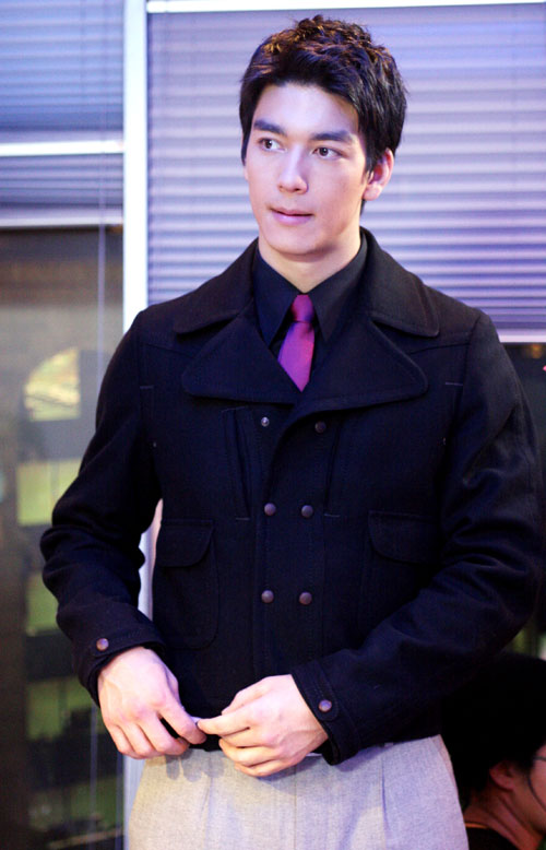 男二號長成這樣，男主角不火也能理解了吧？