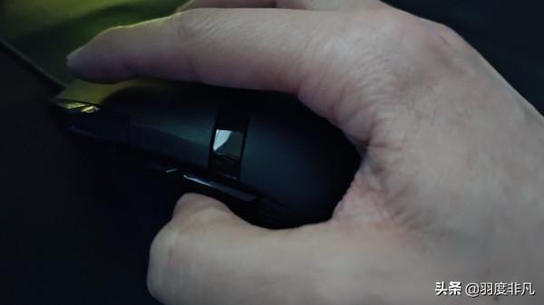 文字工作者用上電競鍵鼠是什麼體驗？上手腹靈套裝，點贊按鍵體驗