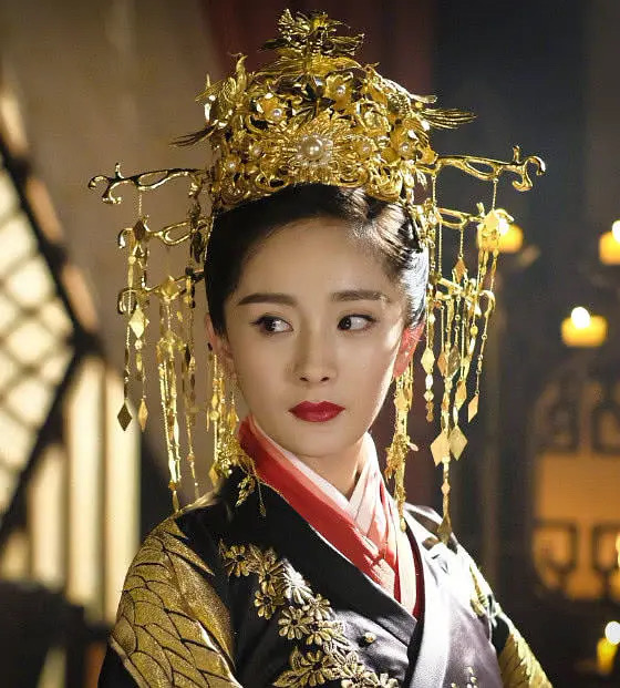 「盤點」古裝女主發冠大賞 趙麗穎的最華麗繁複 譚松韻跟宣璐撞款 「盤點」古裝女主發冠大賞 趙麗穎的最華麗繁複 譚松韻跟宣璐撞款