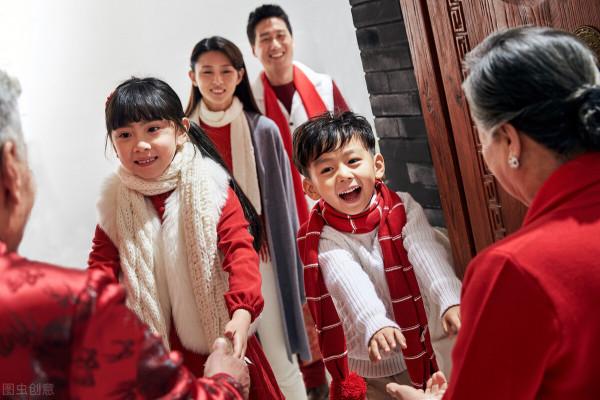 68歲老人哭訴：孩子回來過年，我卻苦不堪言，他們不會回來就好了