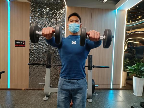 推肩（打造衣架子）