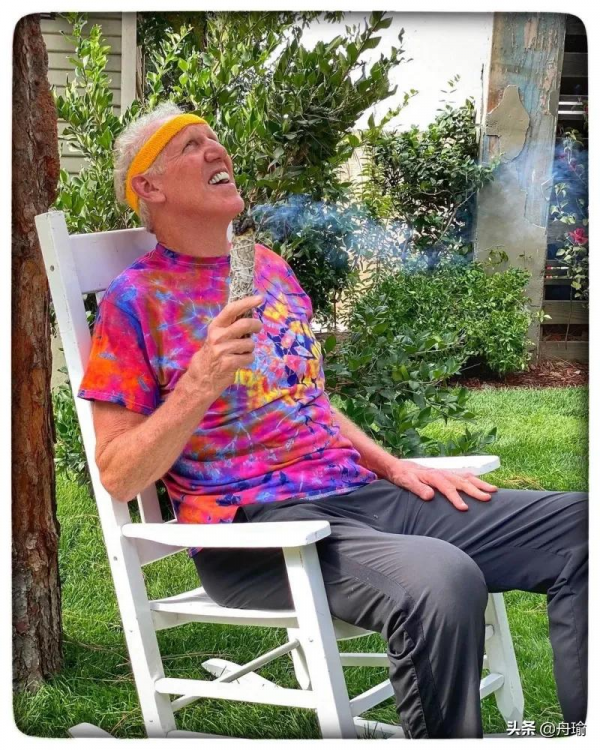 NBA晚報:詹妻不滿記者評論,威少獲最佳著裝獎,哈登盼歐文歸隊 NBA晚報:詹妻不滿記者評論,威少獲最佳著裝獎,哈登盼歐文歸隊