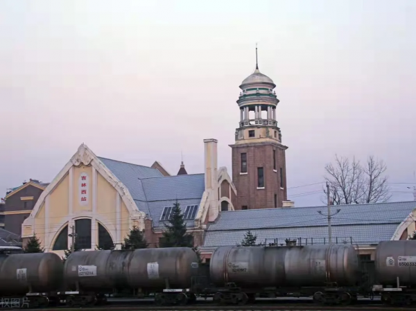 出站就是大海,下車就是滑雪場,中國十大最美火車站巡禮 出站就是大海,下車就是滑雪場,中國十大最美火車站巡禮