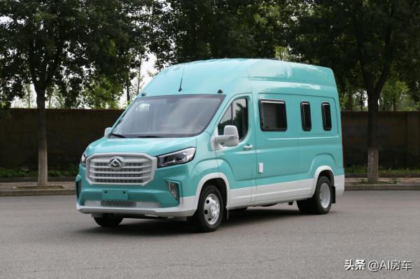 顏值高功能多，帶2&period;0T雙驅，13m&sup3;空間，2人用的大通vanlife露營車