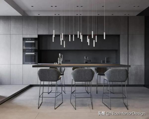 134平米，灰色襯寶藍色，真的很特別