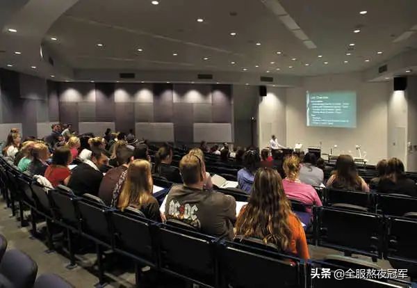 就離譜！Monash強制留學生回線下上課