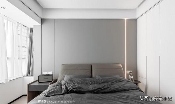 福建夫婦107㎡家火了，僅憑一個客廳就圈粉無數，空間利用率超高