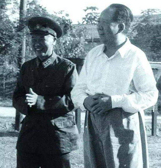 1971年開國上將復出當副手，沒有一人敢收，韓先楚：來我福州