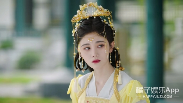 嘉南傳變成奇蹟暖暖？鞠婧禕還是萬年不變精修妝容，和劇目都不配