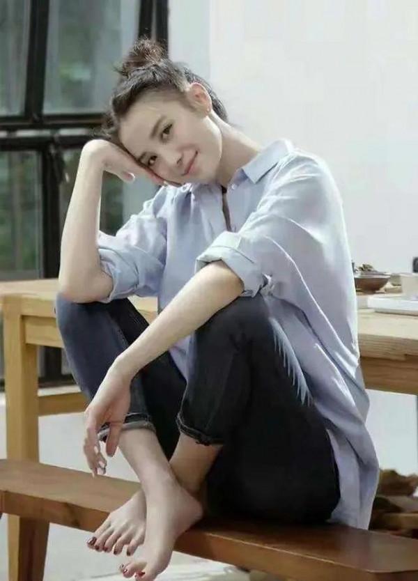此《盛裝》宋佳，非彼《人世間》宋佳