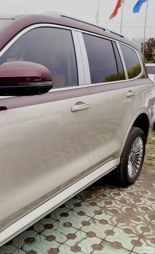 自主豪華硬派SUV天花板，全新坦克500實車到店，錢包還能捂住嗎？