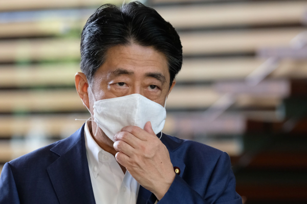 太猖狂了：美日剛在釣魚島附近軍演，安倍就要去臺灣拜鬼