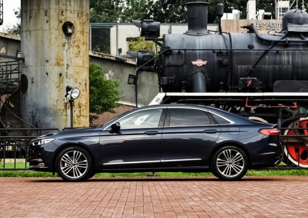 長超5米，配2.0T+8AT，才賣20萬出頭，月銷不足2千輛，金牛座真慘