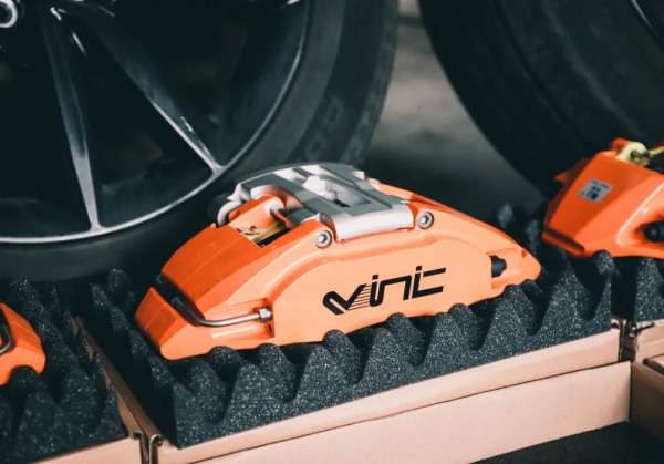 被低估的豪華SUV 謳歌RDX，剎車改裝升級VINIC前六後四剎車套裝