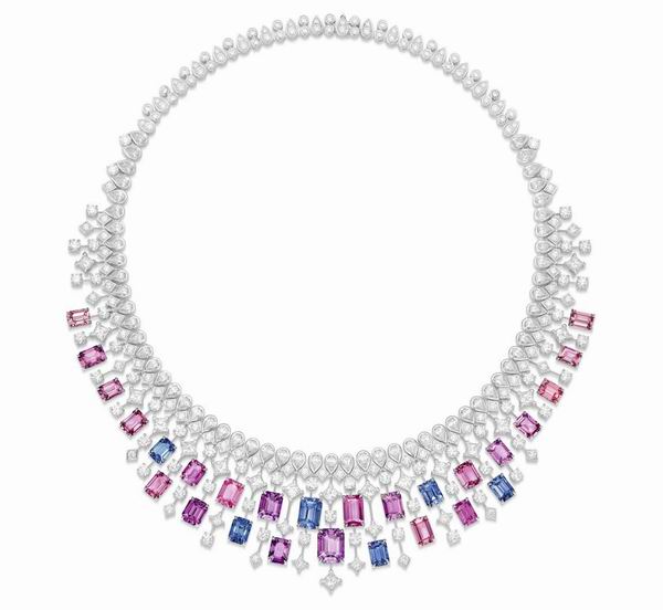 從感官到意象、再到未來主義,高階珠寶的敘事正在悄然改變 從感官到意象、再到未來主義,高階珠寶的敘事正在悄然改變