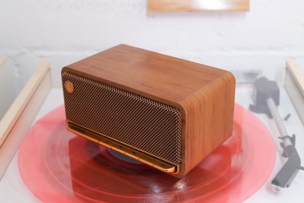 重構經典年代留聲產品,打造精緻復古風範,漫步者M230藍芽音箱 重構經典年代留聲產品,打造精緻復古風範,漫步者M230藍芽音箱