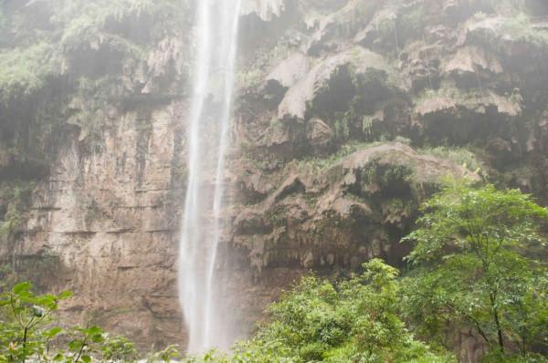 貴州不可多得的人間淨土,千泉歸壑,石奇瀑布更奇,遊客少消費低 貴州不可多得的人間淨土,千泉歸壑,石奇瀑布更奇,遊客少消費低