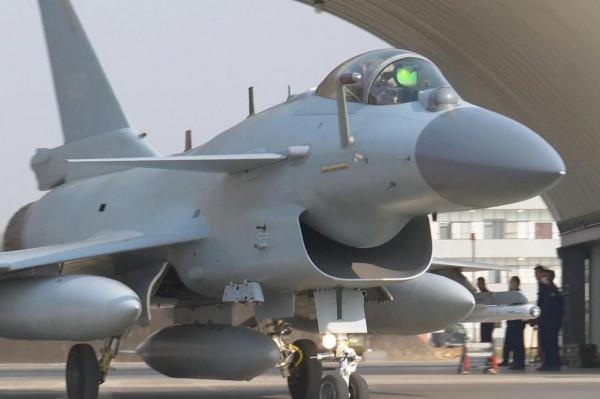 中國航空史上最正確的抉擇，放棄西方戰機，選蘇27讓空軍進步30年