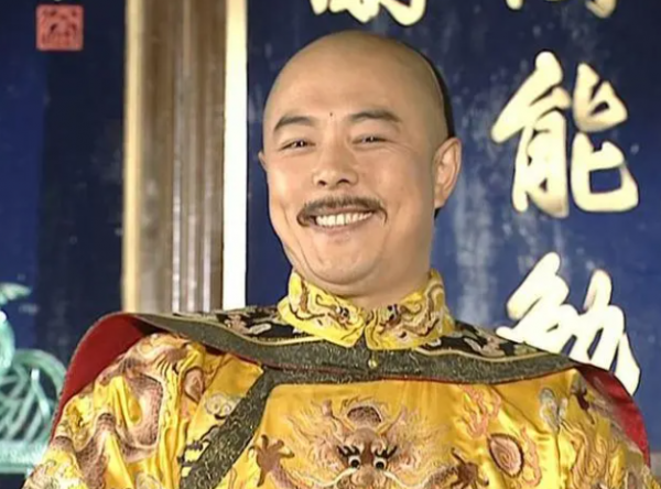 &OpenCurlyDoubleQuote;皇上專業戶&rdquo;張鐵林賣字翻車，一個字1688，把網友們當銀行了？