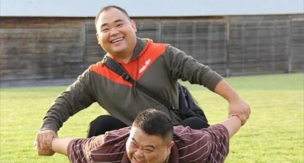 侯震：上班時間打遊戲，為啥什麼都不幹郭德綱也養著他？