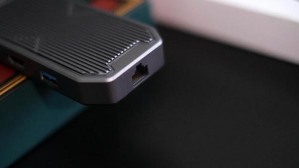 輕薄本靈魂伴侶！優越者RGB電競Type-C擴充套件塢體驗，7合1有顏有料