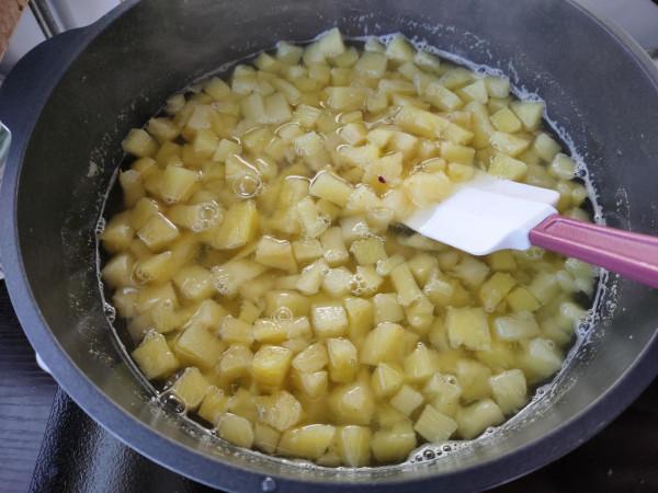 孩子愛吃果凍不用花錢買，在家也能做，沒有新增吃著也放心