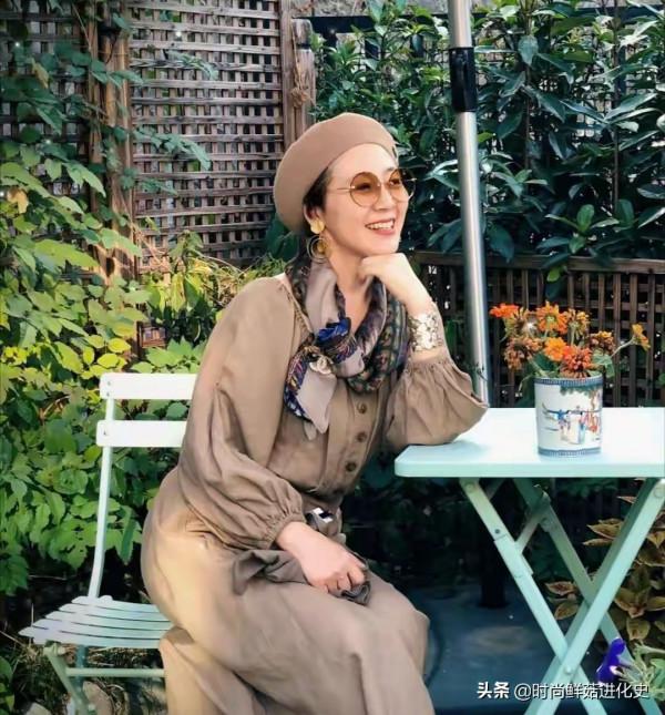 50歲以後穿的是品味,中年女人買衣服更要“少而精”,這3件必備 50歲以後穿的是品味,中年女人買衣服更要“少而精”,這3件必備